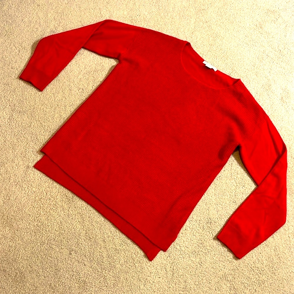 RED LIZ CLAIBORNE WAFFLE KNIT SWEATER, SIZE MEDIUM